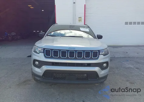 2025 Jeep Compass Latitude 4X4 из США, поврежденный, VIN 3C4NJDBNXST543798
